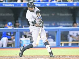 Alfonso Soriano conecta un doblete productor de una carrera en el octavo episodio. AFP /