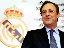 El mandatario del club blanco desestima las declaraciones del futbolista blaugrana. ARCHIVO /