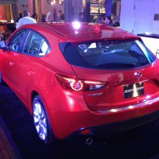 Mazda 3 2014: llega en diciembre con dos paquetes de equipamiento