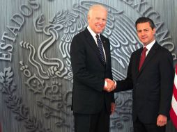 El vicepresidente de EU, Joseph Biden y el Presidente mexicano, Enrique Peña Nieto se reúnen en Los Pinos. ESPECIAL /