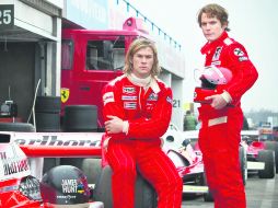 Adaptación. Chris Hemsworth y Daniel Brühl recrean la historia del austriaco Niki Lauda. ESPECIAL /