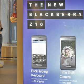 Cofundador de Blackberry estudia oferta de recompra