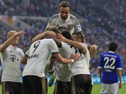El Bayern alcanzó la cima de la Bundesliga con su victoria por goleada ante el Schalke 04. AP /