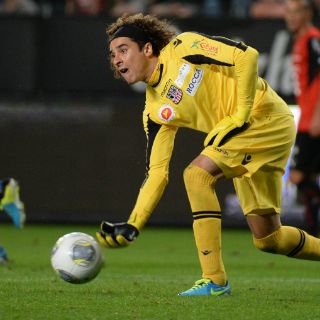 Ochoa permite dos goles en derrota del Ajaccio