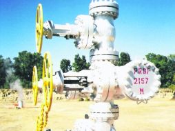 Maquinaria. La marca en la válvula del pozo, atestigua que se llega hasta más allá del nivel medio del mar.  /