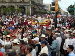 La Unidad Estatal de Protección Civil y Bomberos de Jalisco calculó el número de manifestantes en cuatro mil. EL INFORMADOR /