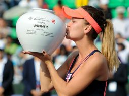 Agnieszka Radwanska le ganó dos de tres sets a Anastasia Pavlyuchenkova para quedarse con el título de Seúl. AFP /