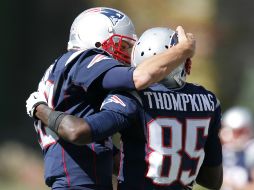 Thompkins (85) y Brady lograron conectarse en dos ocasiones para anotación. AP /