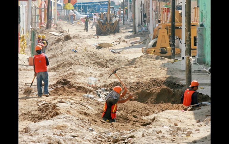 Del total, ocho millones 592 mil 495 pesos son utilizados para tubería para alcantarillado sanitario en colonias del municipio. ARCHIVO /