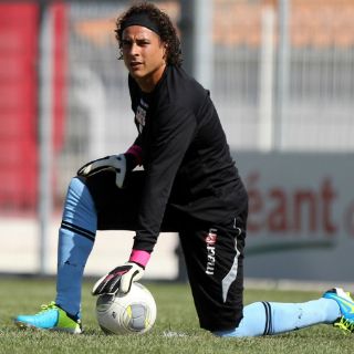 Ochoa rechaza hablar de la selección mexicana