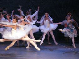 La Compañía Nacional de Danza ofreció ballet clásico y danza contemporánea para celebrar medio siglo de carrera ininterrumpida. ARCHIVO /