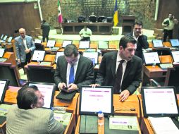 El diputado del PRI, Miguel Castro, hizo en abril la denuncia pública del sobreprecio en formas valoradas de la actual Legislatura. EL INFORMADOR /