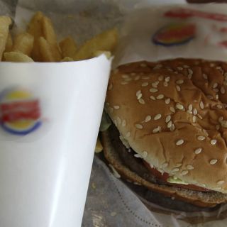 Cadena hamburguesera crea papas fritas ''light''