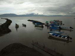 El cuerpo de agua natural más grande en todo México, el Lago de Chapala, está al 45.6% de su capacidad total. ARCHIVO /