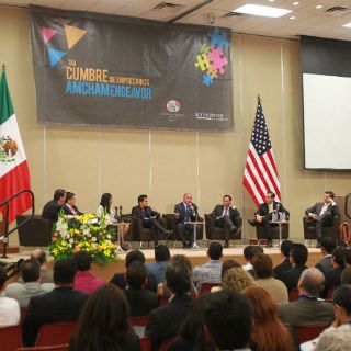 Emprendedores se retroalimentan en Cumbre de Empresarios