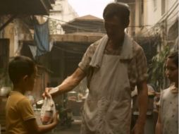 El comercial intenta sensibilizar a las personas sobre la importancia de tomarse un tiempo para hablar con los demás. ESPECIAL /