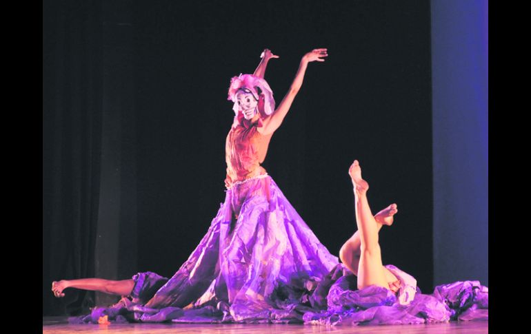 Apariciones. La pieza de danza contemporánea se presentará los miércoles 9 y 16 de octubre. ESPECIAL /