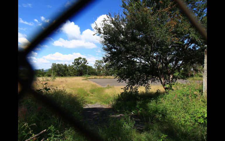 Los terrenos a intervenir. El municipio los cedió en 2008 para el proyecto Puerta Guadalajara; actualmente están cercados con malla. EL INFORMADOR /