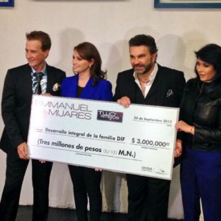 Emmanuel y Mijares ayudan con tres MDP a afectados por huracán