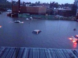 La inundación en el cruce de Acueducto y Patria.  /