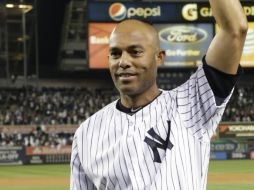Mariano Rivera tuvo una emotiva salida del terreno con el uniforme de locales de los Yanquis. AP /