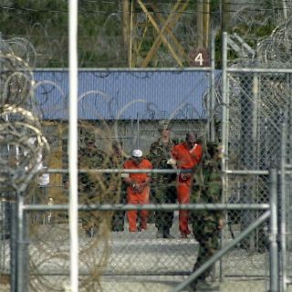 Ex presos de Guantánamo parten de El Salvador