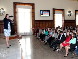 Rosi Orozco, presidenta de la Comisión Unidos contra la Trata A.C., en conferencia desde el Palacio Municipal de Guadalajara.  /
