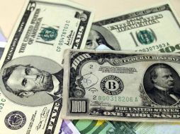 El dólar cerró la jornada cambiaria del viernes cotizándose en 13.40 pesos a la venta. ARCHIVO /