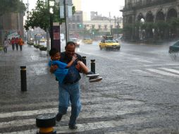 En áreas urbanas se pueden registrar inundaciones y encharcamientos. ARCHIVO /