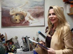 Cristina Ruiz, pretende que con sus obras el espectador evoque su propio sentir, a partir de sus vivencias. ESPECIAL /