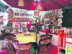 Eclecticismo. La sui géneris decoración del lugar habla de la bonhomía de sus propietarios y anfitriones.  /