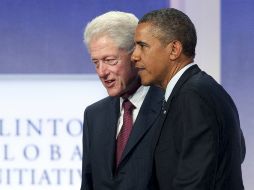 El expresidente Bill Clinton (i) con el presidente Barack Obama AP /