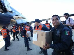 Elementos de la PF entregan víveres a damnificados en la sierra de Guerrero. SUN /