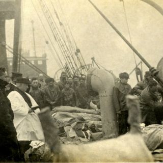 Fotografía que muestra víctimas del Titanic, en subasta