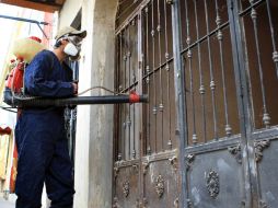 Se invertirán 10 millones de pesos para máquinas dedicadas a la fumigación en casas donde los aparatos normales no pueden llegar. ARCHIVO /