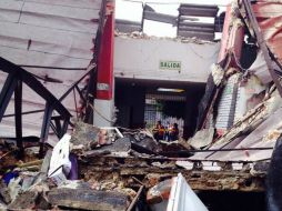 La semana pasada una parte del mercado Pedro Ogazón sufrió un derrumbe. Tomada de @lToNy3 en Twitter. ESPECIAL /