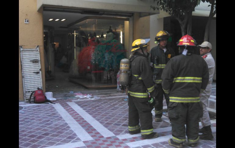 Al lugar acudieron los Bomberos de Guadalajara para atender el incidente.  /