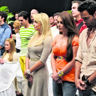 Elenco de Lo que la vida me robó se instala en los foros