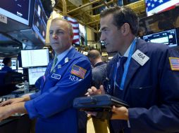 La jornada de este martes se vio influenciada por el cierre parcial del Gobierno de EU. EFE /