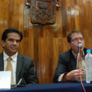 Periodistas debaten sobre alcances de la información