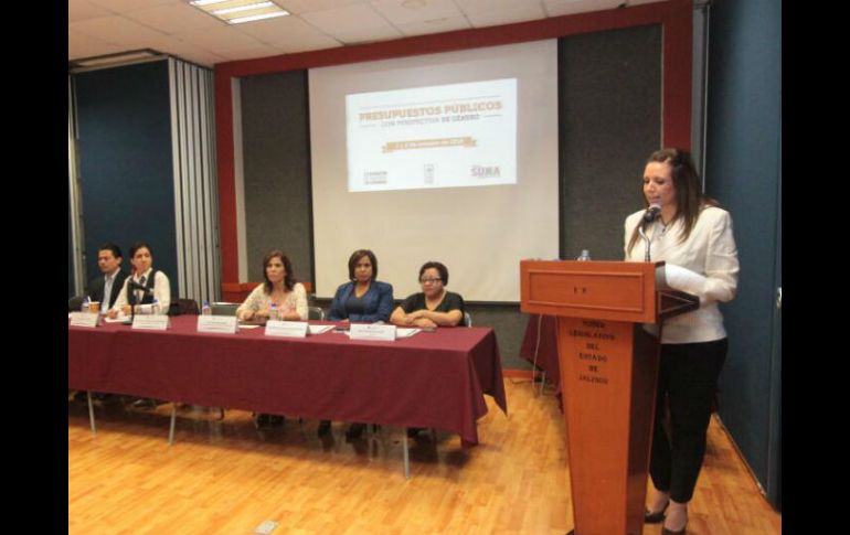 Imagen del taller Iniciativa Suma sobre Presupuesto participativos con perspectiva de Género, realizado en el Congreso. @LegislativoJal ESPECIAL /