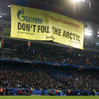 La UEFA estudiará los incidentes en el Basilea-Schalke