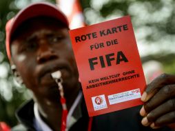 Se han presentado algunas protestas a la defensa de la gente que labora en Qatar. AFP /