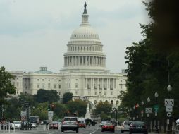 El Capitolio, sede del Congreso de EU, se reabrió tras haber sido cerrado después de que se escucharan varios disparos. EFE /