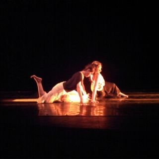 Siamesas monstruosas y poéticas