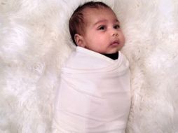 La imagen está acompañada del mensaje: Extrañé despertar con mi pequeño ángel. ESPECIAL /