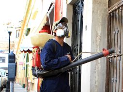 Los supuestos brigadistas nunca van solos, portan uniforme con insignias de la SSJ y alegan ser trabajadores de dicha instancia. ARCHIVO /