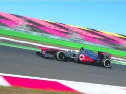 El piloto jalisciense arrancará décimo en el GP de Corea del Sur. EFE /