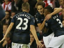 Adnan Januzaj (C) es el salvador del partido con sus dos tantos a los 55' y 61'. EFE /