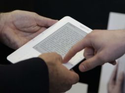 La empresa de Kindle se sumaría a Apple Inc y Roku en la venta de aparatos que permiten ver contenidos en casa. ARCHIVO /